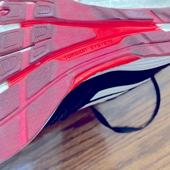 Adidas authentic sneakers size 6-1/2. They are super comfortable and great - Picture 5 of 6